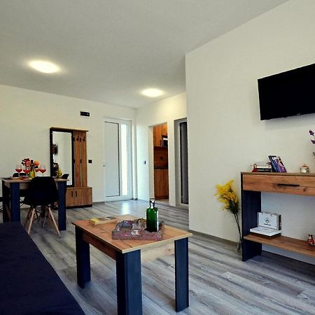 Di Mare Holiday Apartments 크레네보 외부 사진
