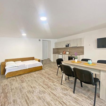 Di Mare Holiday Apartments 크레네보 외부 사진