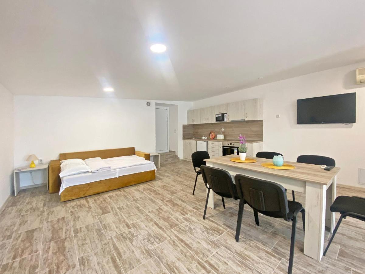 Di Mare Holiday Apartments 크레네보 외부 사진